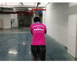 廈門(mén)金帝中洲濱海城地下車庫(kù)，金剛砂地坪和固化劑地坪